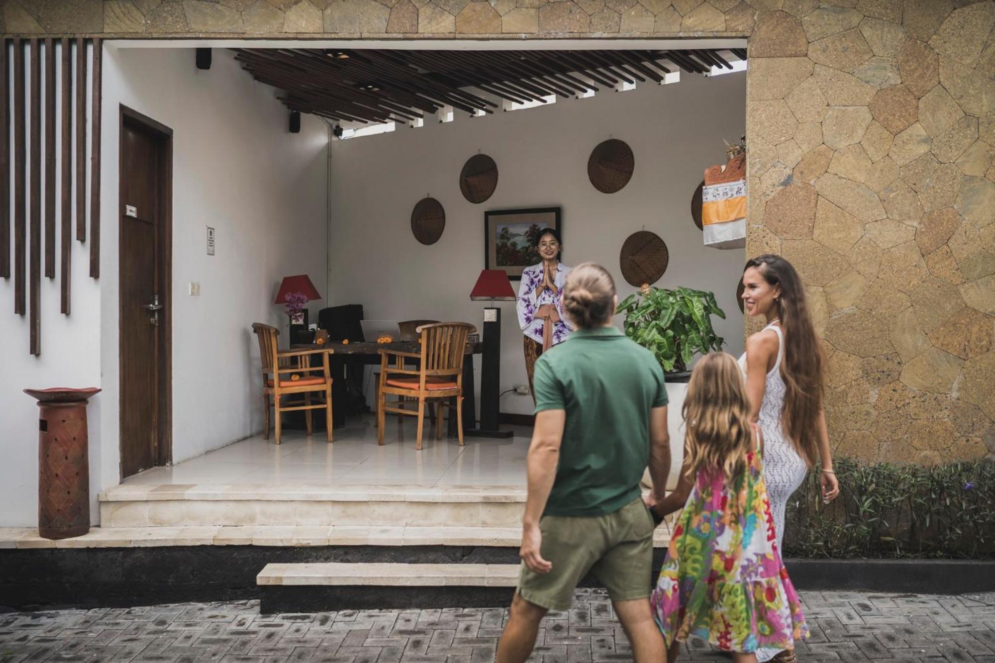 Canggu Circle Villa By Ini Vie Hospitality ภายนอก รูปภาพ