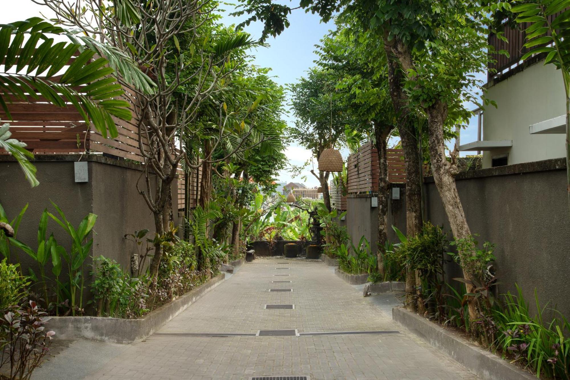 Canggu Circle Villa By Ini Vie Hospitality ภายนอก รูปภาพ