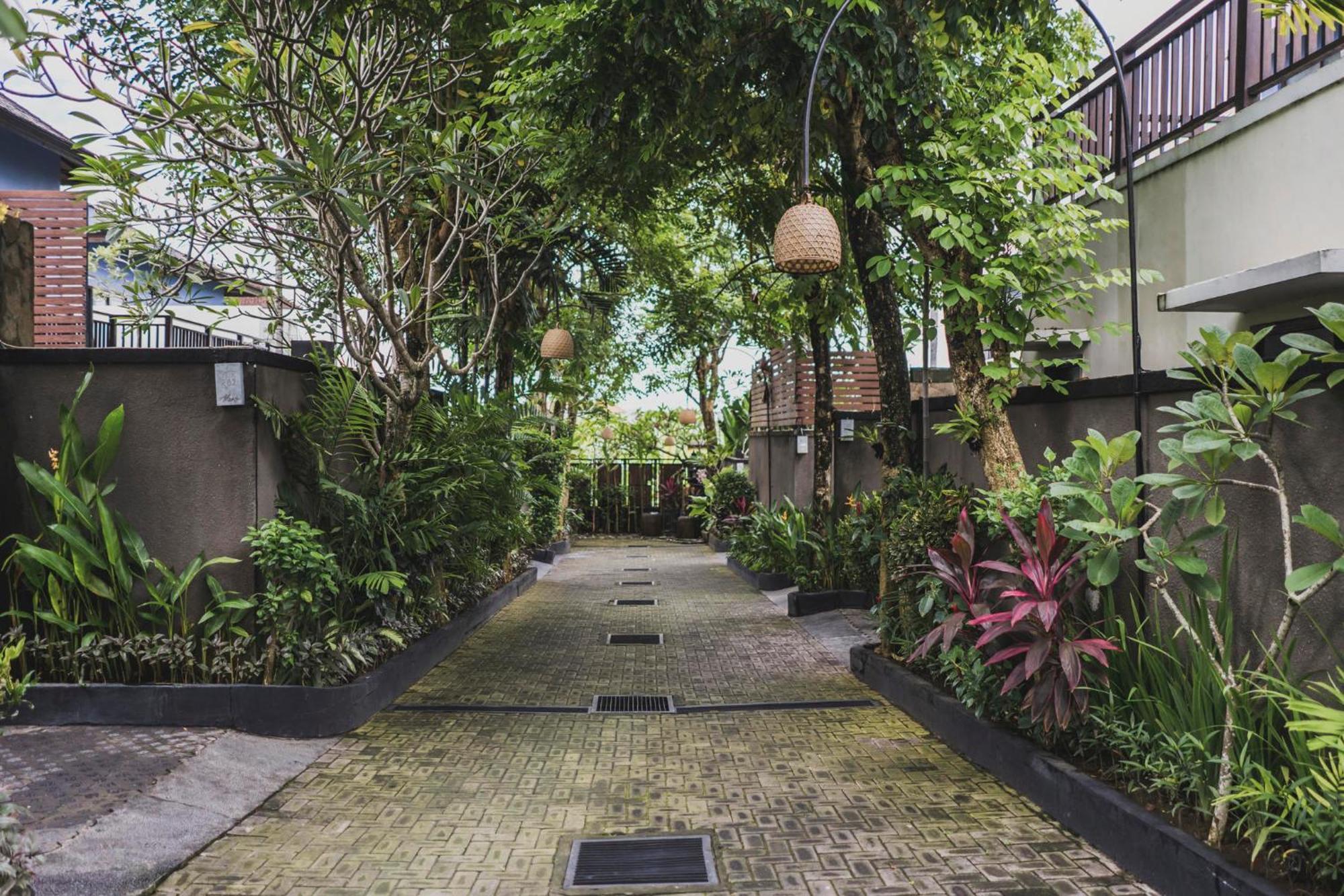 Canggu Circle Villa By Ini Vie Hospitality ภายนอก รูปภาพ
